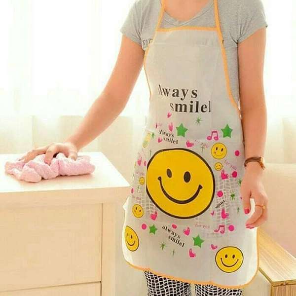 Apron / Celemek Masak Karakter - Harga G...